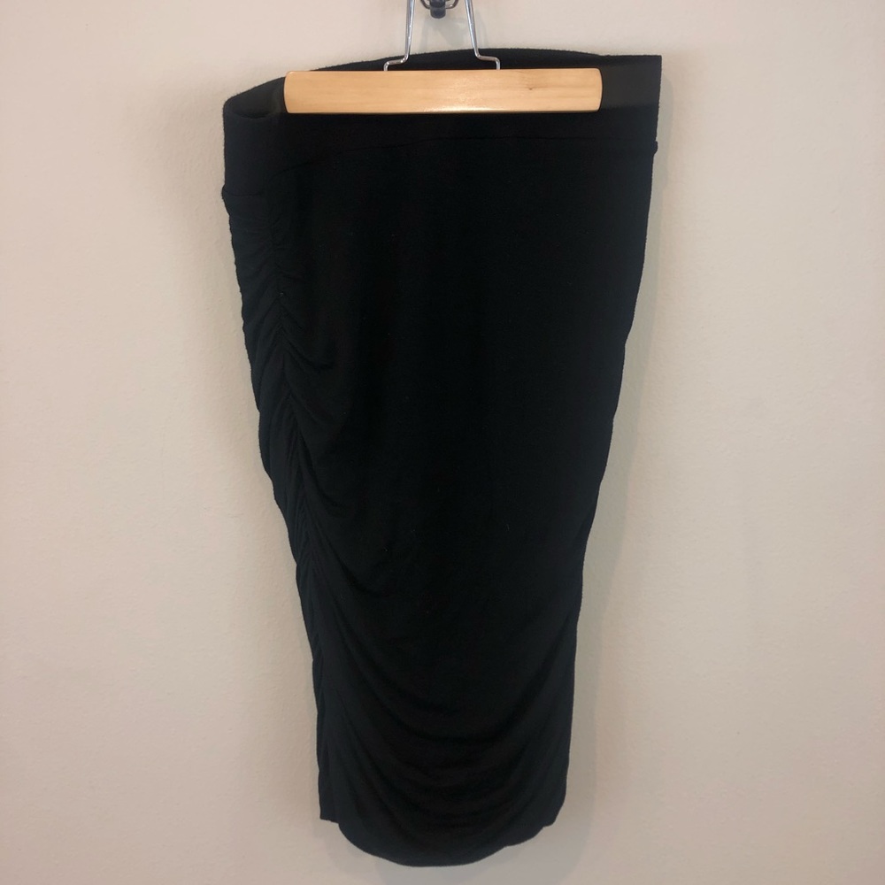 Black Stretchy/form fitting  Pencil Skirt 🦋